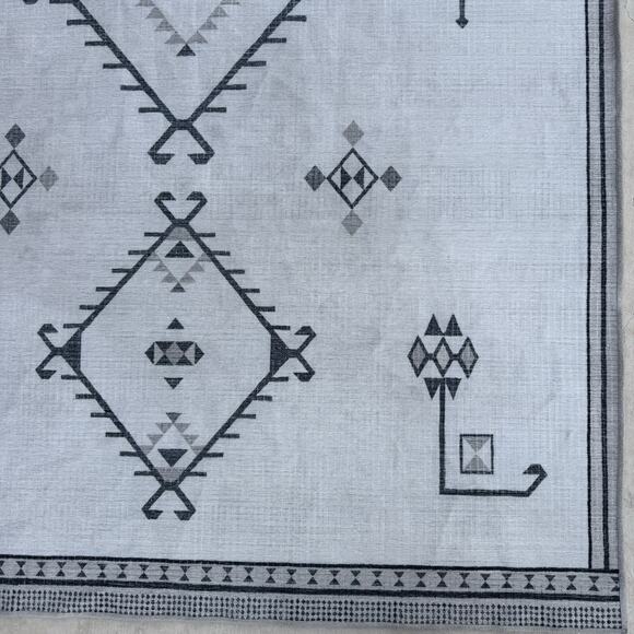 Ruggable Damali Black & White Rug 6 x 9’ -flatweave cover only - Picture 6 of 9